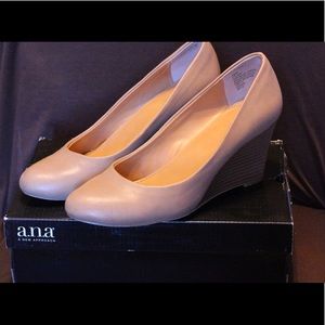 Ana Heather Tuape Tan wedges